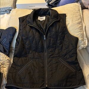 Old Navy Black Quilted Vest for Cold Weather